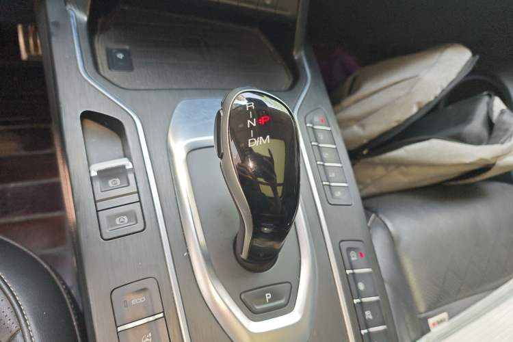 Used Wey VV6 2018 2.0T Four-Wheel Drive Flagship Version China V Standard Gear Lever