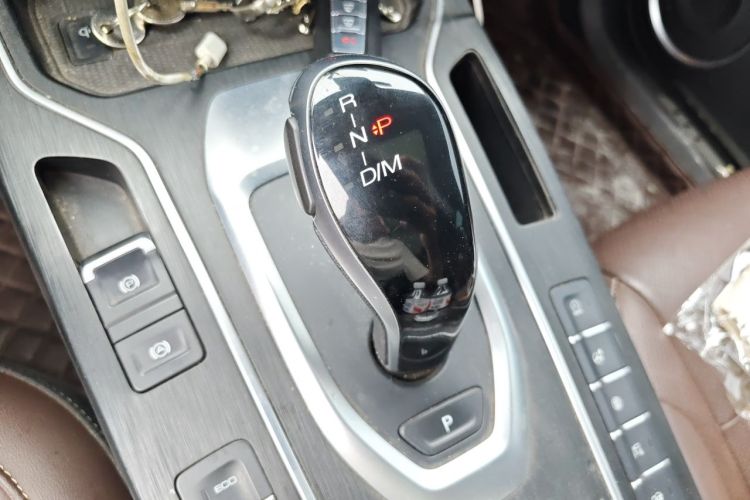 Used Wey VV6 2018 2.0T Two-Wheel Drive Flagship Version China V Standard Gear Lever
