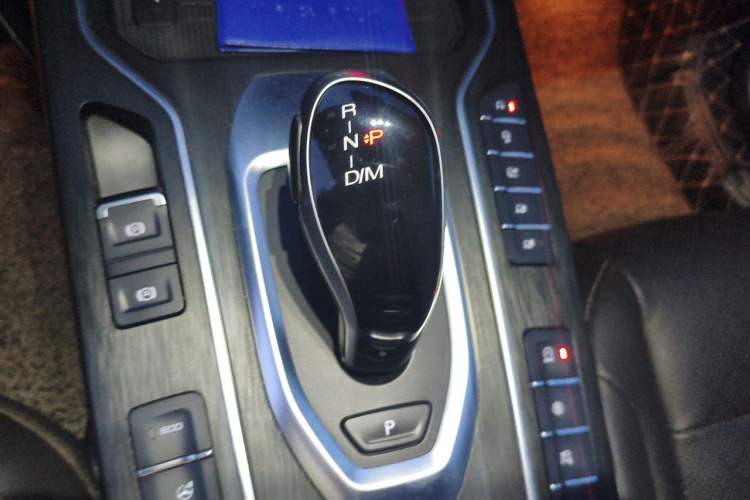 Used Wey VV6 2018 2.0T Four-Wheel Drive Flagship Version China V Standard Gear Lever