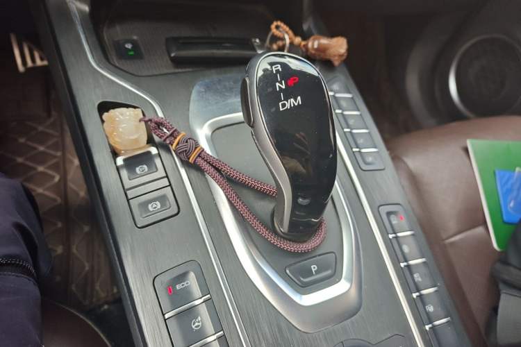 Used Wey VV6 2018 2.0T Four-Wheel Drive Flagship Version China V Standard Gear Lever