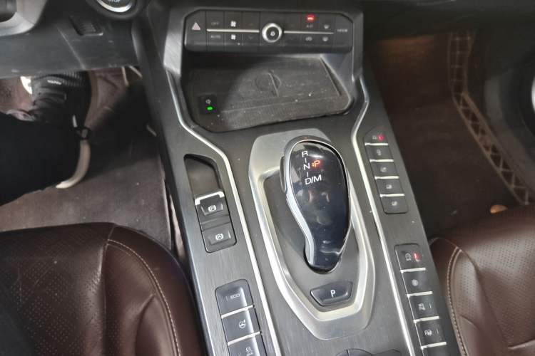 Used Wey VV6 2018 2.0T Four-Wheel Drive Flagship Version China V Standard Gear Lever