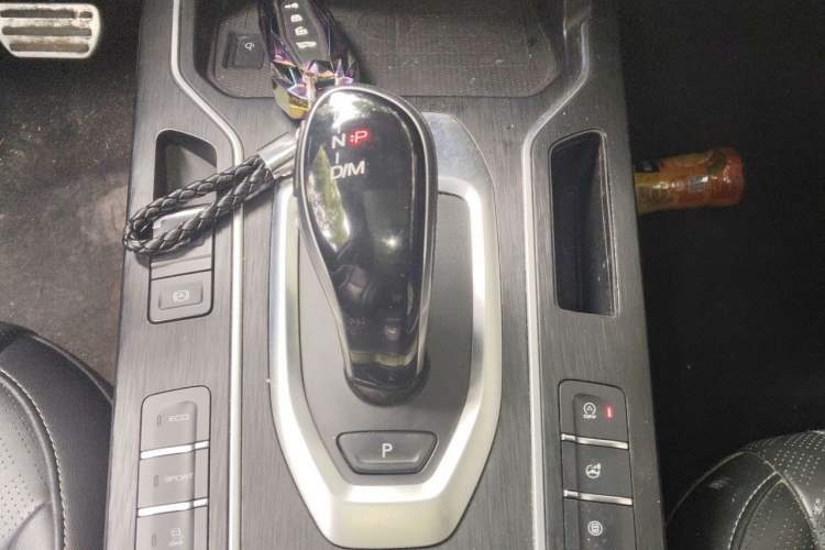 Used Wey VV6 2018 2.0T Two-Wheel Drive Flagship Version China V Standard Gear Lever