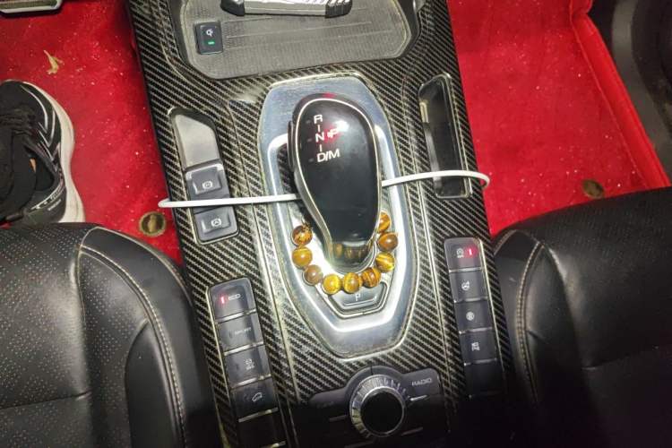 Used Wey VV6 2018 2.0T Two-Wheel-Drive Ultra-Luxury Version China V Standard Gear Lever