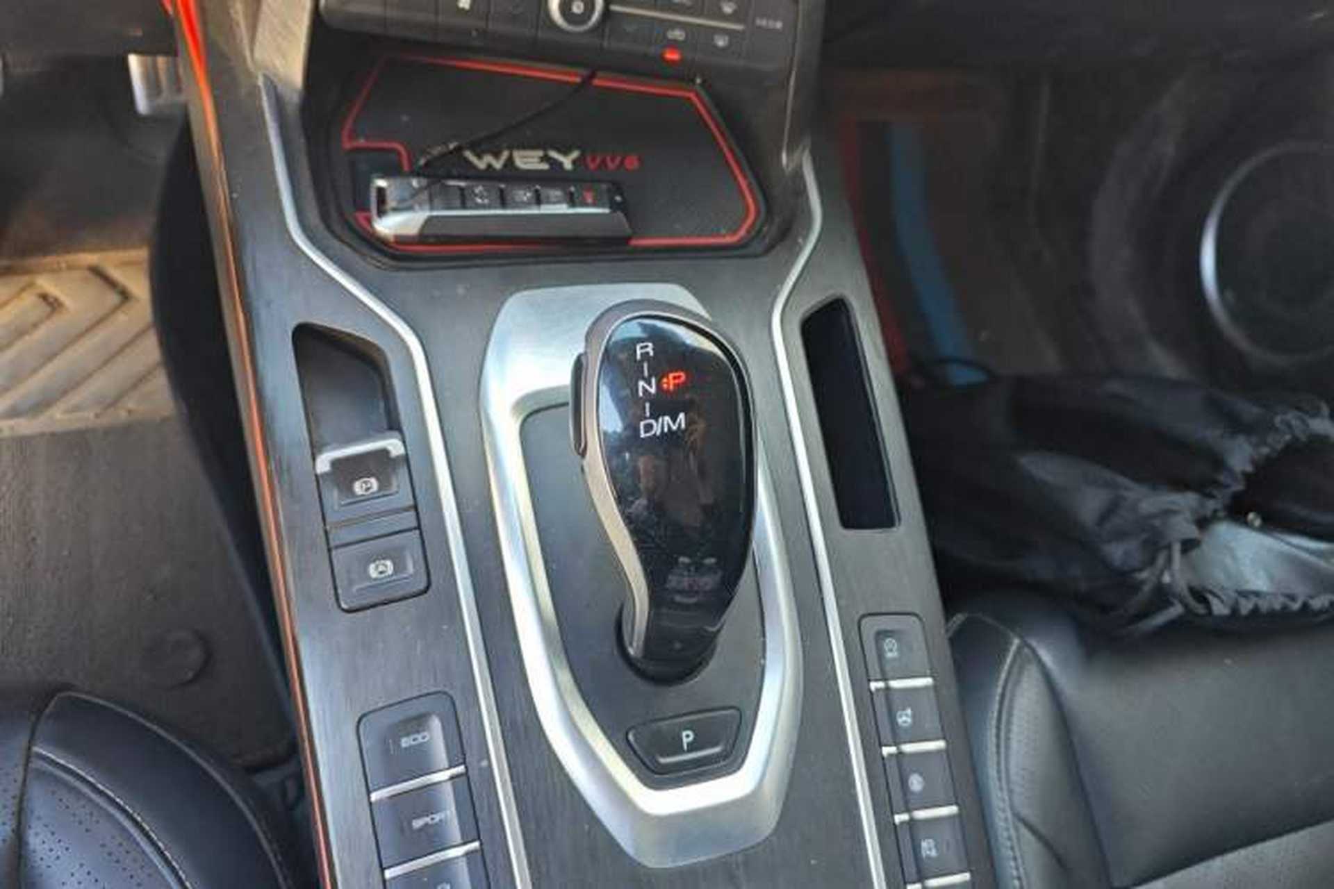 Used Wey VV6 2018 2.0T Two-Wheel-Drive Ultra-Luxury Version China V Standard Gear Lever