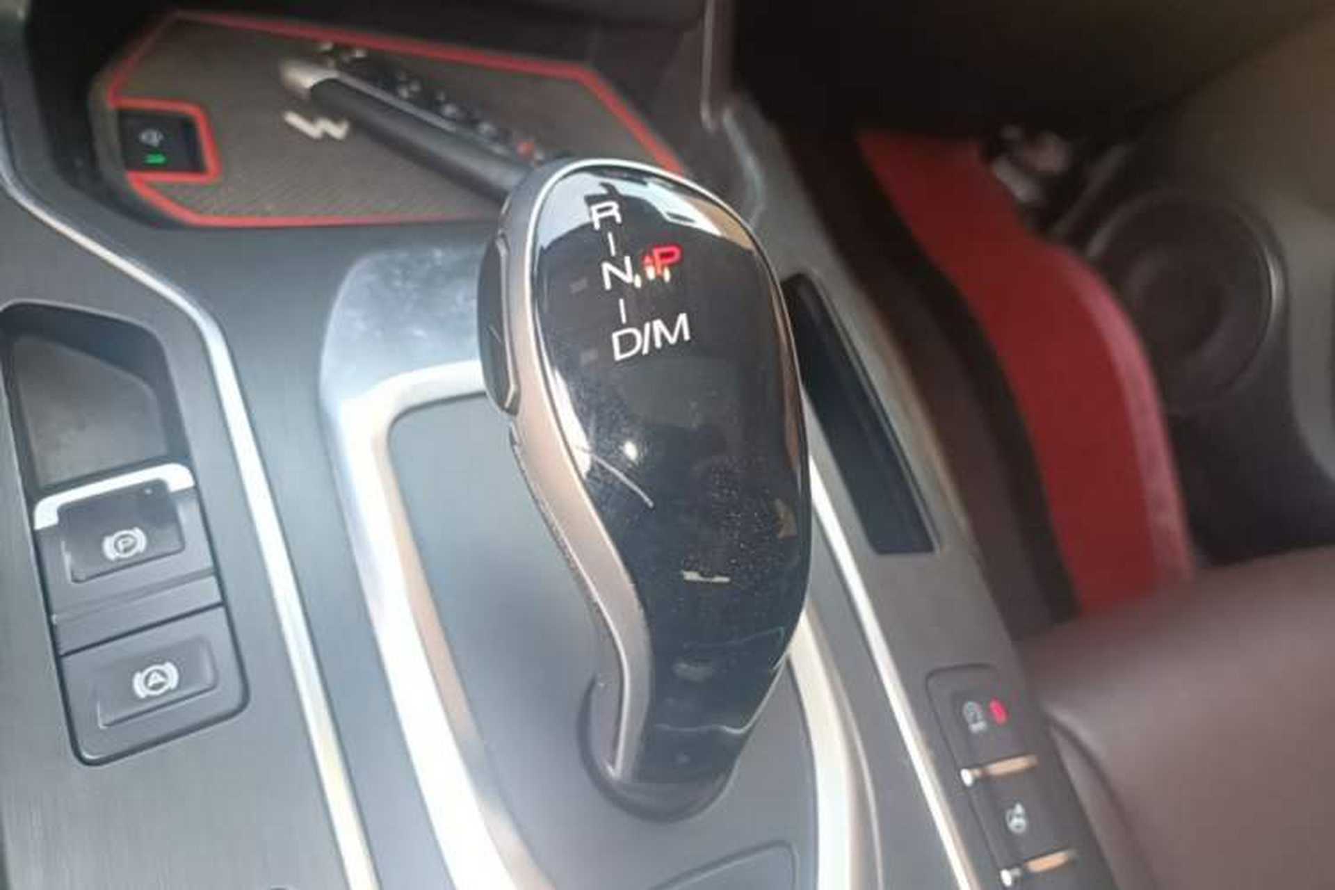 Used Wey VV6 2018 2.0T Two-Wheel-Drive Ultra-Luxury Version China V Standard Gear Lever
