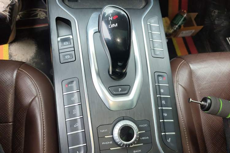 Used Wey VV6 2018 2.0T Four-Wheel Drive Flagship Version China V Standard Gear Lever