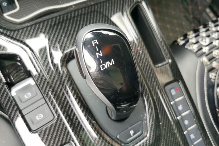 Used Wey VV6 2018 2.0T Two-Wheel-Drive Ultra-Luxury Version China V Standard Gear Lever