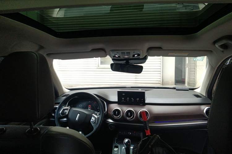 Used Wey VV6 2018 2.0T Two-Wheel-Drive Ultra-Luxury Version China V Standard Headliner