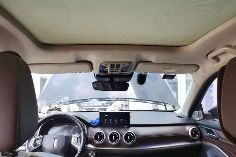 Used Wey VV6 2018 2.0T Two-Wheel-Drive Ultra-Luxury Version China V Standard Headliner
