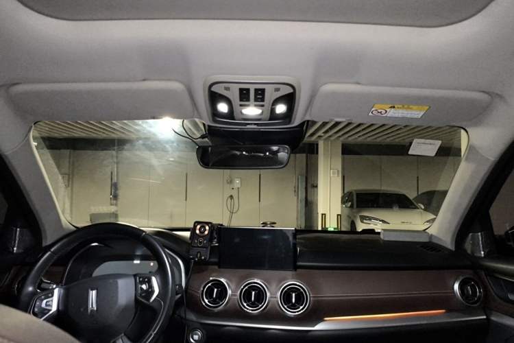 Used Wey VV6 2018 2.0T Two-Wheel-Drive Ultra-Luxury Version China V Standard Headliner