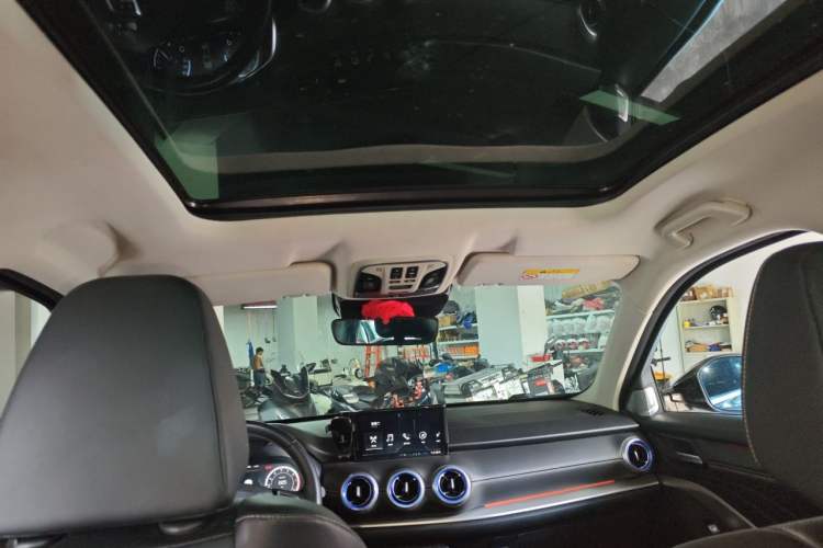 Used Wey VV6 2018 2.0T Two-Wheel-Drive Ultra-Luxury Version China V Standard Headliner