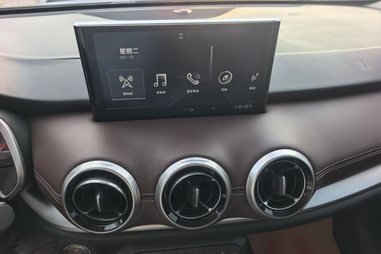 Used Wey VV6 2018 2.0T Two-Wheel-Drive Ultra-Luxury Version China V Standard Interior 6