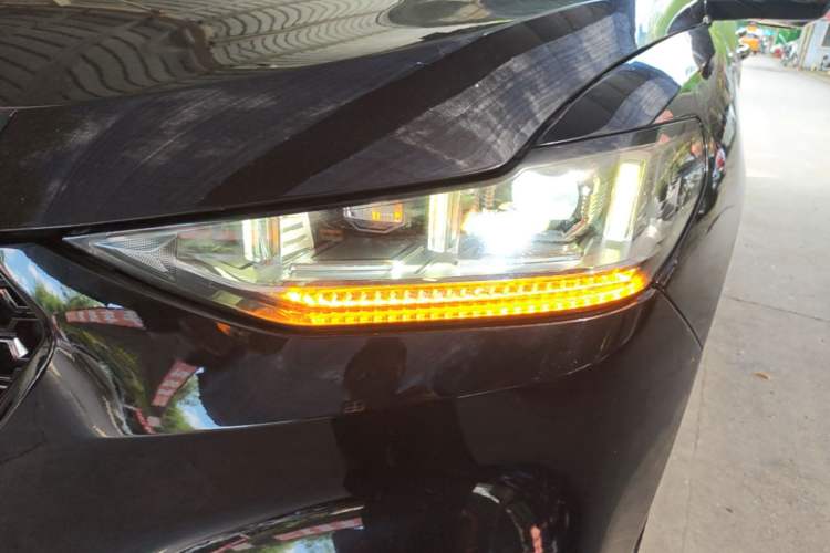 Used Wey VV6 2018 2.0T Two-Wheel Drive Flagship Version China V Standard Left Front Headlight