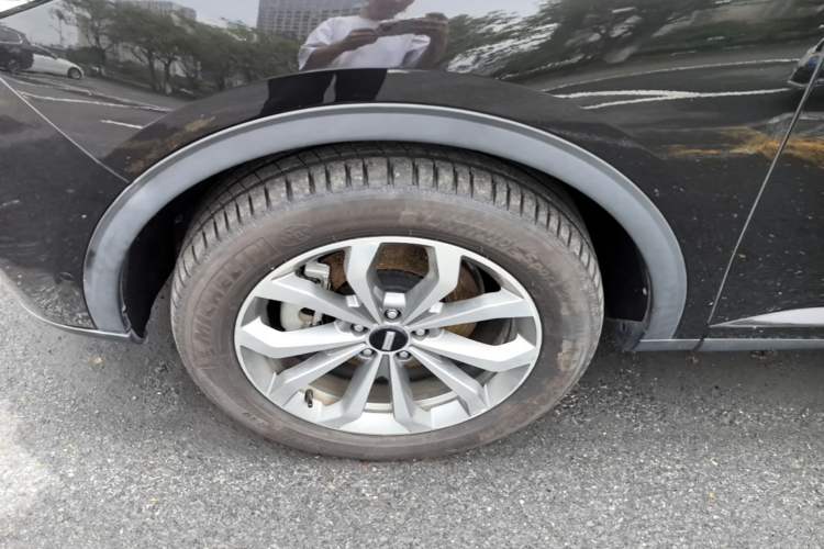 Used Wey VV6 2018 2.0T Two-Wheel Drive Flagship Version China V Standard Left Front Wheel Hub
