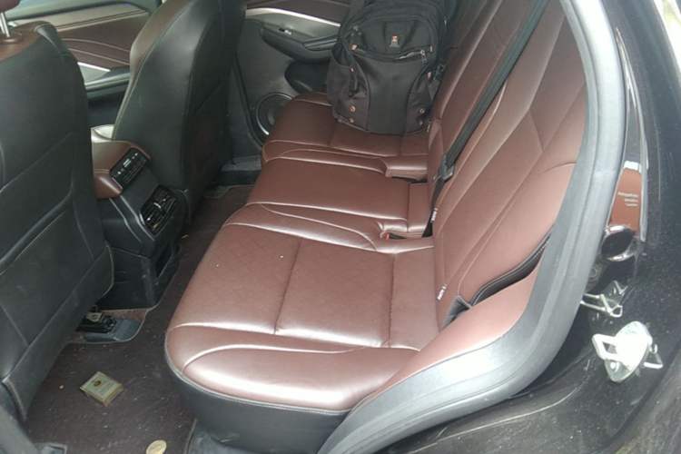 Used Wey VV6 2018 2.0T Two-Wheel-Drive Ultra-Luxury Version China V Standard Left Rear Seat