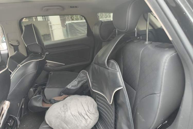 Used Wey VV6 2018 2.0T Two-Wheel-Drive Ultra-Luxury Version China V Standard Left Rear Seat