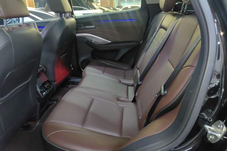 Used Wey VV6 2018 2.0T Two-Wheel Drive Flagship Version China V Standard Left Rear Seat