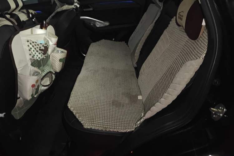 Used Wey VV6 2018 2.0T Two-Wheel-Drive Ultra-Luxury Version China V Standard Left Rear Seat