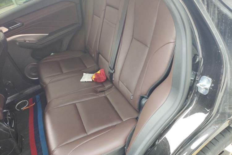 Used Wey VV6 2018 2.0T Two-Wheel-Drive Ultra-Luxury Version China V Standard Left Rear Seat