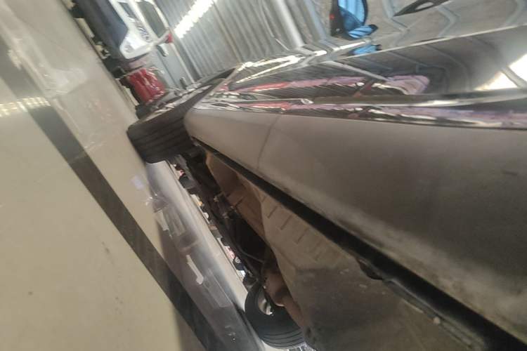 Used Wey VV6 2018 2.0T Two-Wheel-Drive Ultra-Luxury Version China V Standard Left Side Sill