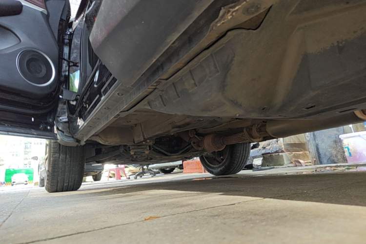 Used Wey VV6 2018 2.0T Two-Wheel Drive Flagship Version China V Standard Left Side Sill