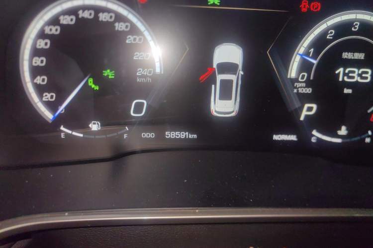 Used Wey VV6 2018 2.0T Two-Wheel-Drive Ultra-Luxury Version China V Standard Odometer Close Up