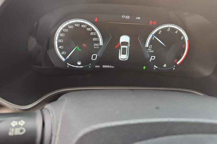 Used Wey VV6 2018 2.0T Four-Wheel Drive Flagship Version China V Standard Odometer Close Up