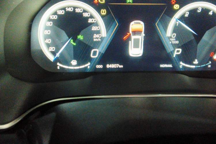 Used Wey VV6 2018 2.0T Two-Wheel-Drive Ultra-Luxury Version China V Standard Odometer Close Up