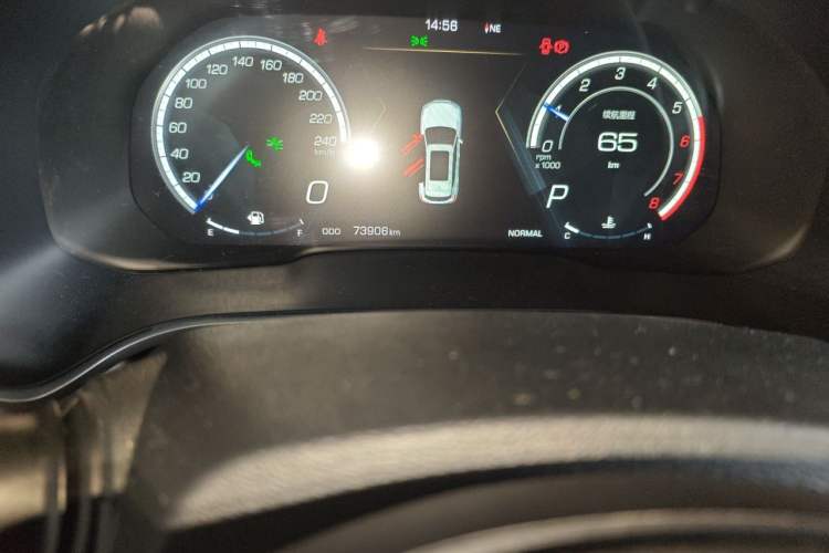 Used Wey VV6 2018 2.0T Two-Wheel-Drive Ultra-Luxury Version China V Standard Odometer Close Up