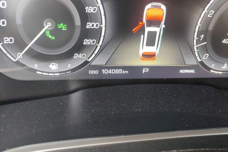 Used Wey VV6 2018 2.0T Two-Wheel Drive Flagship Version China V Standard Odometer Close Up