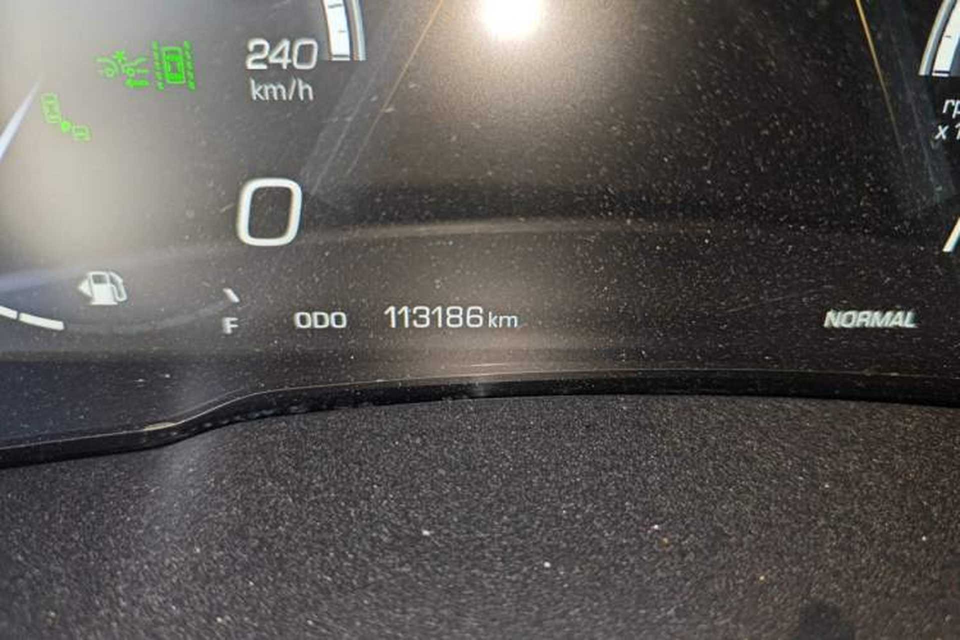 Used Wey VV6 2018 2.0T Two-Wheel-Drive Ultra-Luxury Version China V Standard Odometer Close Up