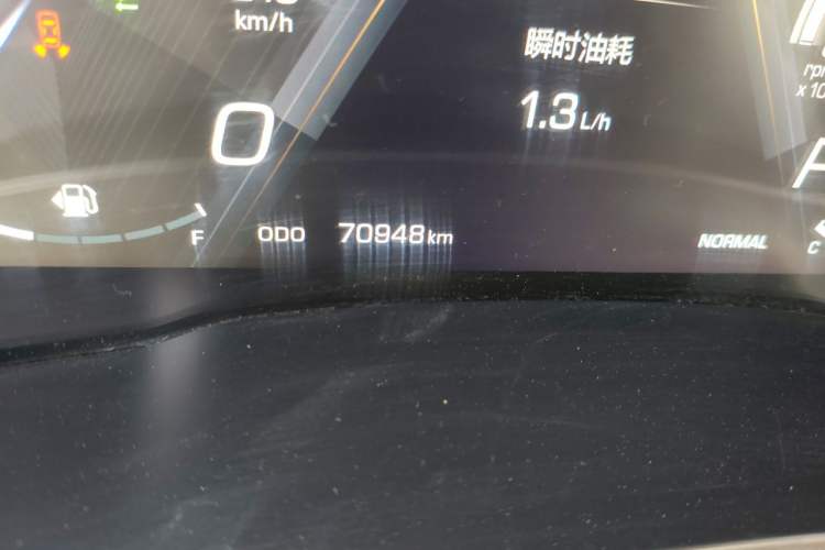 Used Wey VV6 2018 2.0T Two-Wheel-Drive Ultra-Luxury Version China V Standard Odometer Close Up