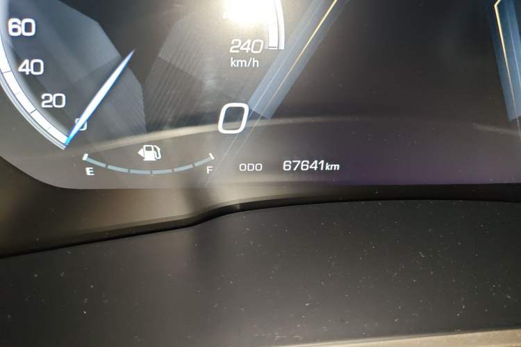 Used Wey VV6 2018 2.0T Two-Wheel Drive Flagship Version China V Standard Odometer Close Up