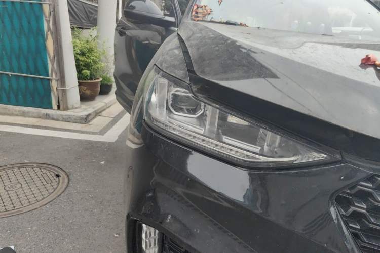 Used Wey VV6 2018 2.0T Two-Wheel-Drive Ultra-Luxury Version China V Standard Right Front Headlight