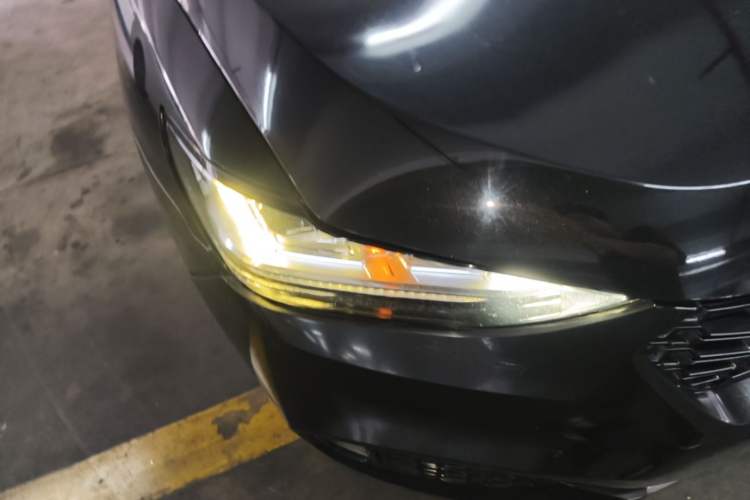 Used Wey VV6 2018 2.0T Two-Wheel-Drive Ultra-Luxury Version China V Standard Right Front Headlight