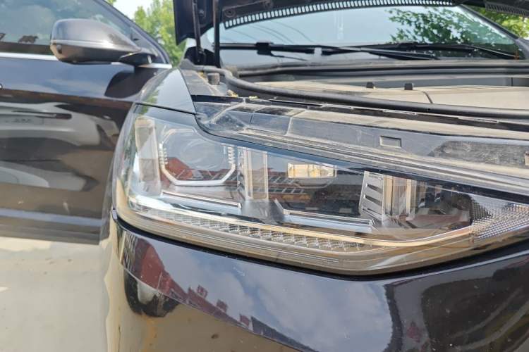 Used Wey VV6 2018 2.0T Two-Wheel Drive Flagship Version China V Standard Right Front Headlight