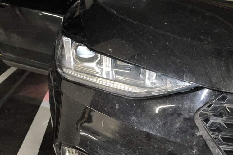 Used Wey VV6 2018 2.0T Two-Wheel-Drive Ultra-Luxury Version China V Standard Right Front Headlight