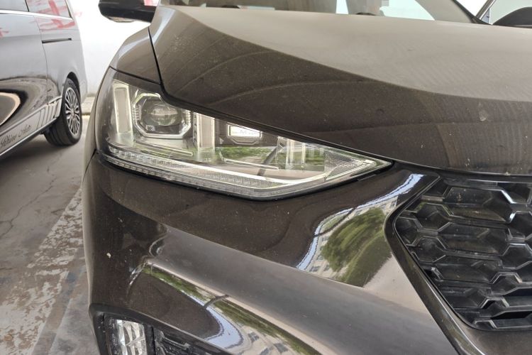 Used Wey VV6 2018 2.0T Four-Wheel Drive Flagship Version China V Standard Right Front Headlight