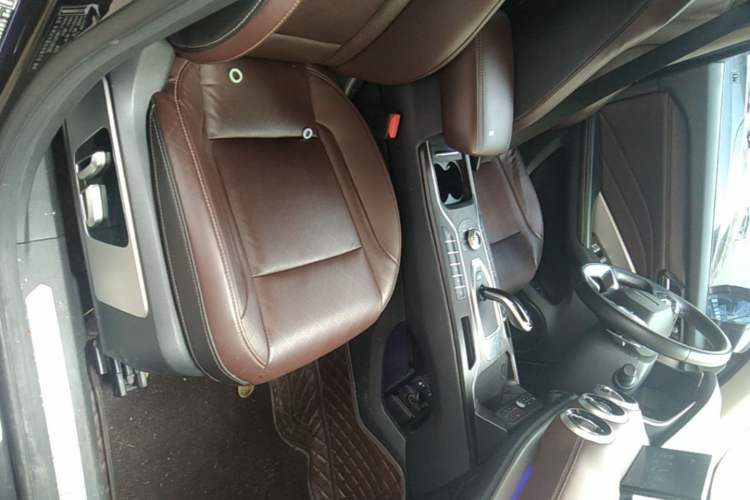 Used Wey VV6 2018 2.0T Two-Wheel-Drive Ultra-Luxury Version China V Standard Right Front Seat