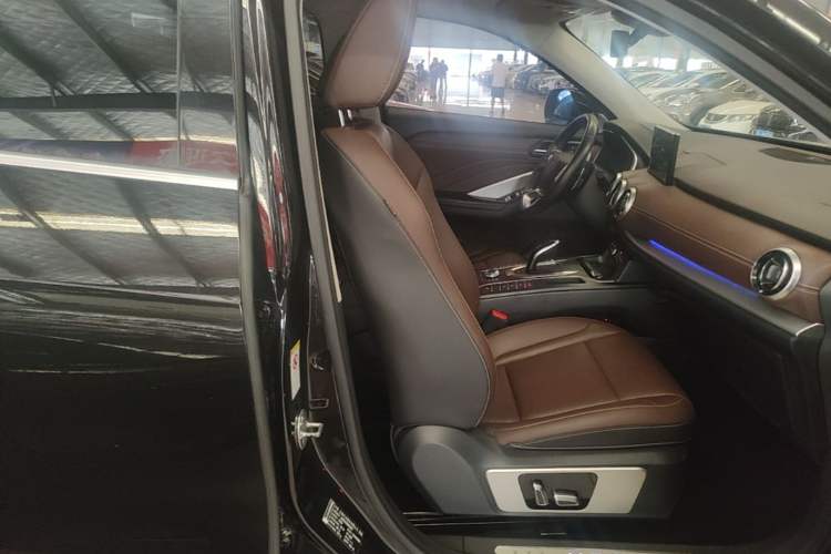 Used Wey VV6 2018 2.0T Two-Wheel-Drive Ultra-Luxury Version China V Standard Right Front Seat