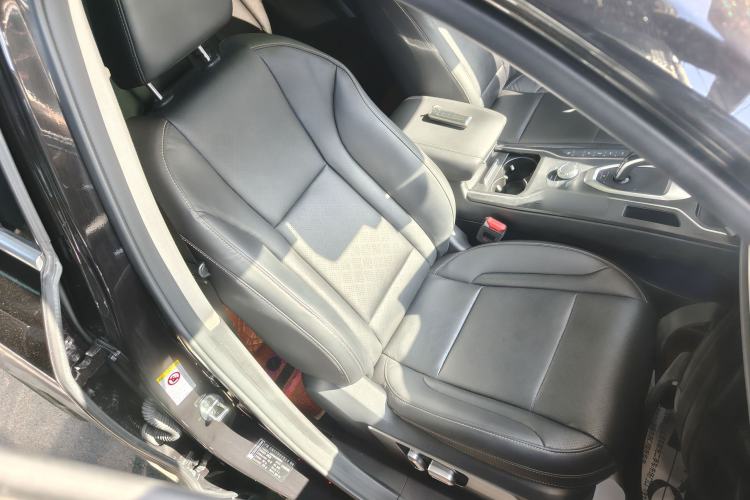 Used Wey VV6 2018 2.0T Two-Wheel-Drive Ultra-Luxury Version China V Standard Right Front Seat
