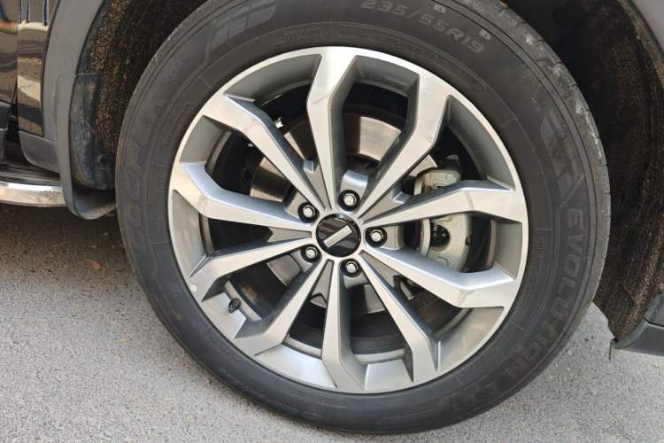 Used Wey VV6 2018 2.0T Two-Wheel Drive Flagship Version China V Standard Right Front Wheel Hub