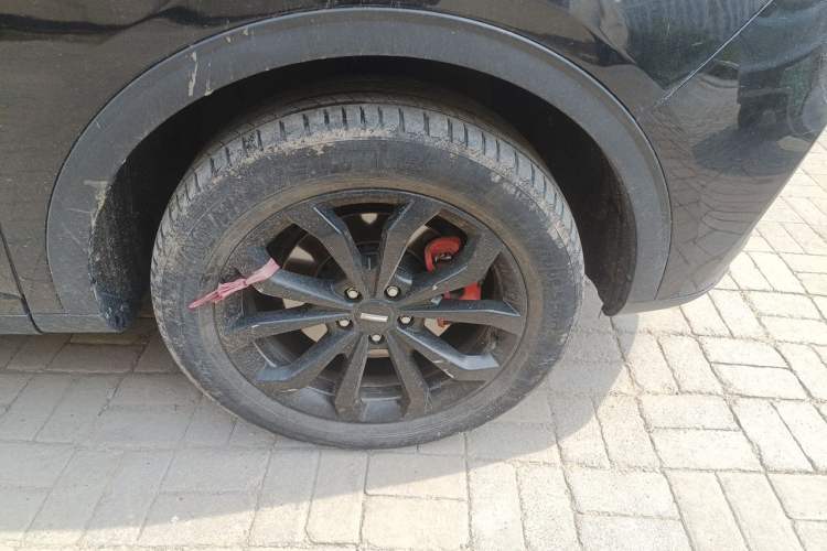 Used Wey VV6 2018 2.0T Two-Wheel-Drive Ultra-Luxury Version China V Standard Right Front Wheel Hub