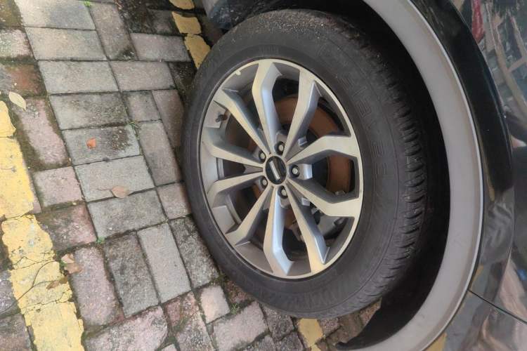 Used Wey VV6 2018 2.0T Two-Wheel Drive Flagship Version China V Standard Right Front Wheel Hub