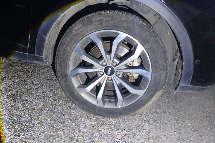 Used Wey VV6 2018 2.0T Four-Wheel Drive Flagship Version China V Standard Right Front Wheel Hub