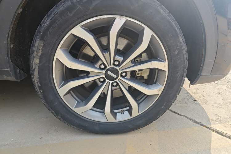 Used Wey VV6 2018 2.0T Two-Wheel Drive Flagship Version China V Standard Right Front Wheel Hub