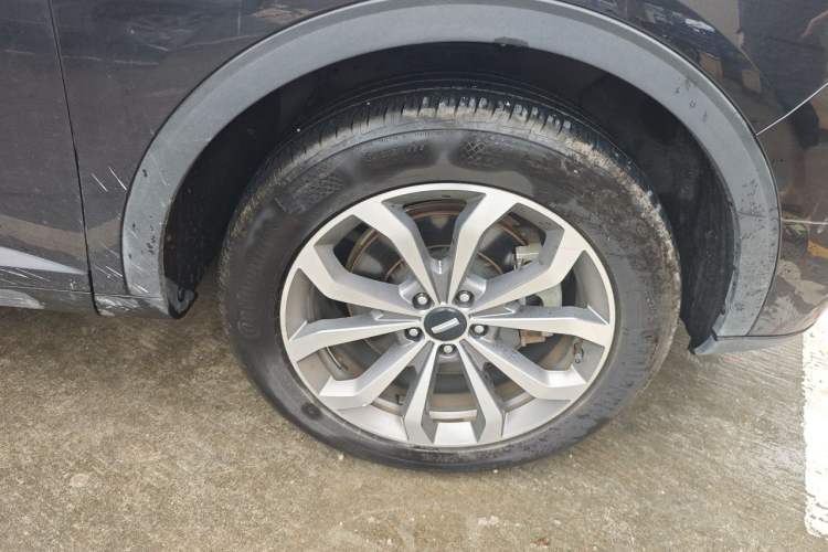 Used Wey VV6 2018 2.0T Two-Wheel-Drive Ultra-Luxury Version China V Standard Right Front Wheel Hub