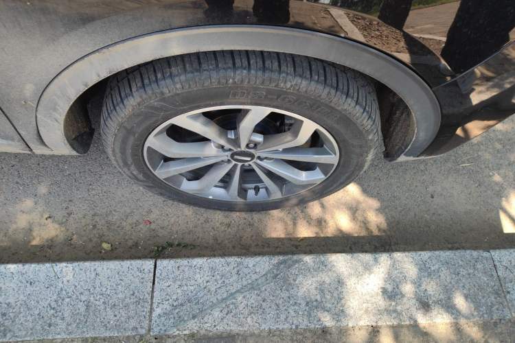Used Wey VV6 2018 2.0T Four-Wheel Drive Flagship Version China V Standard Right Front Wheel Hub