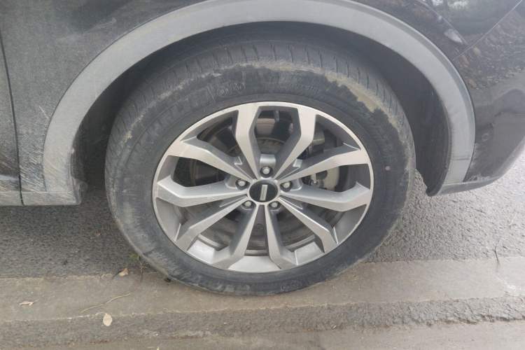Used Wey VV6 2018 2.0T Two-Wheel Drive Flagship Version China V Standard Right Front Wheel Hub