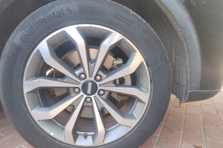 Used Wey VV6 2018 2.0T Two-Wheel-Drive Ultra-Luxury Version China V Standard Right Front Wheel Hub